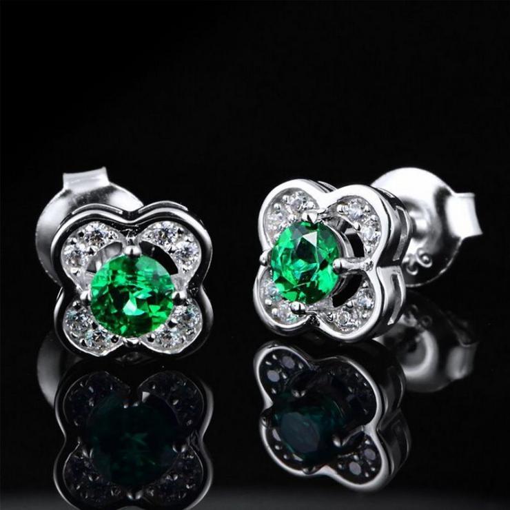 1 Pair Retro Lady Classic Style Geometric Four Leaf Clover Polishing Inlay Sterling Silver Lab-Grown Gemstone Ear Studs Green | Lab Created Gemstones High-end Jewelry Green