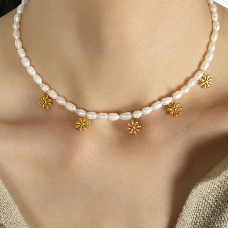 Elegant Chrysanthemum Freshwater Pearl Titanium Steel Beaded Plating 18K Gold Plated Necklace Gold | Freshwater Pearl Jewelry Freshwater Pearl Jewelry Freshwater Pearl Jewelry