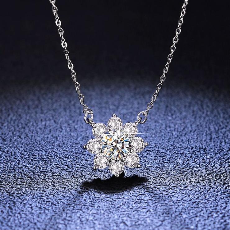 Simple Style Flower Sterling Silver Inlay Moissanite Zircon Pendant Necklace 1 Karat (Zircon) | Moissanite Necklace High-end Jewelry 1 Karat (Zircon)